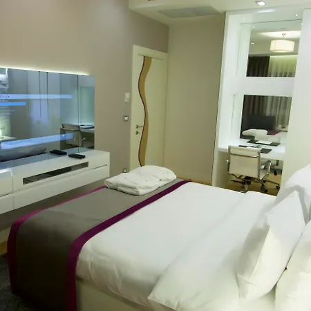 The Leos Aparthotel