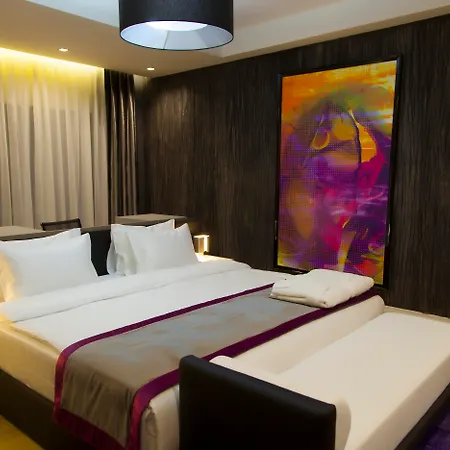 Aparthotel The Leos
