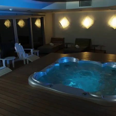Aparthotel The Leos 4*