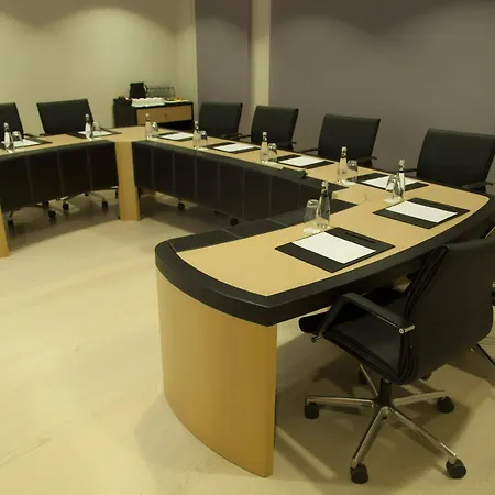 Aparthotel The Leos 4*