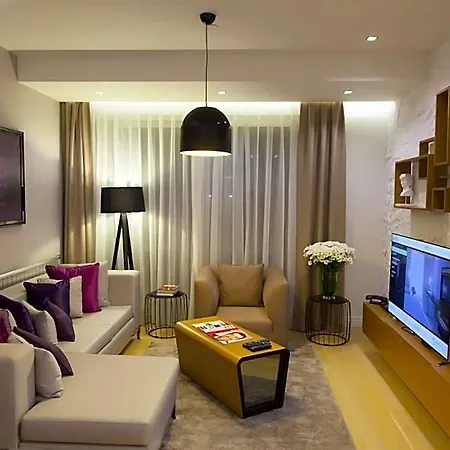 Apartmanhotel The Leos 4*