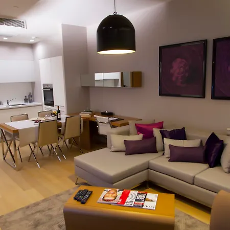 Apartmanhotel The Leos