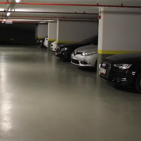 The Leos Apartmanhotel