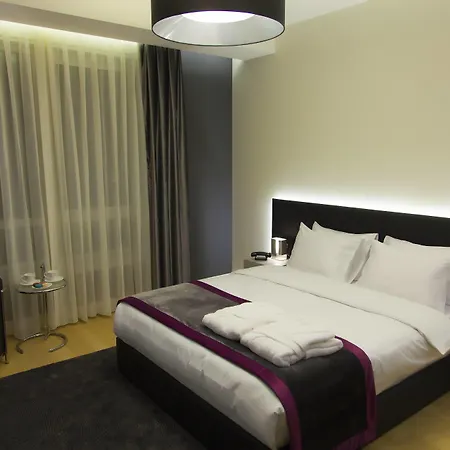 Hotel apartamentowy The Leos