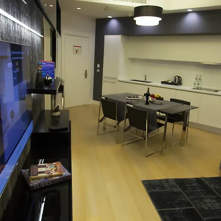 Apartmanhotel The Leos