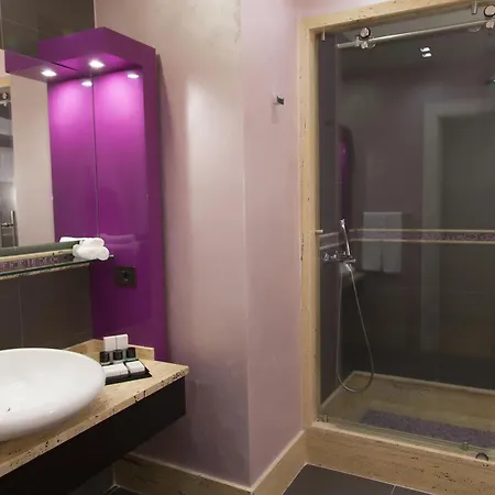 The Leos Apartmanhotel