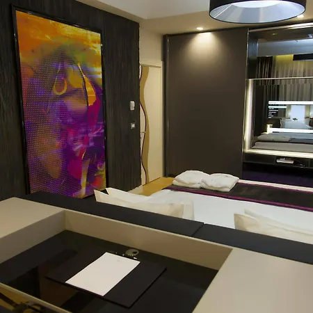 The Leos Apartmanhotel