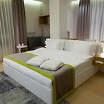 Aparthotel The Leos 4*